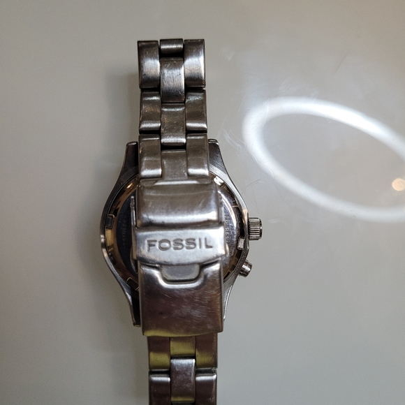 Women's Fossil Watch - Picture 5 of 7